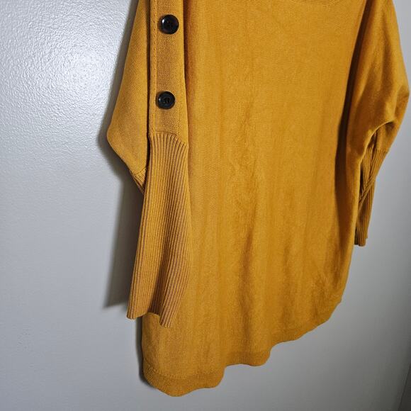 NWOT Cable & Gauge Gold Boatneck Dolman Sweater Button Detail Sz Small - Picture 4 of 11